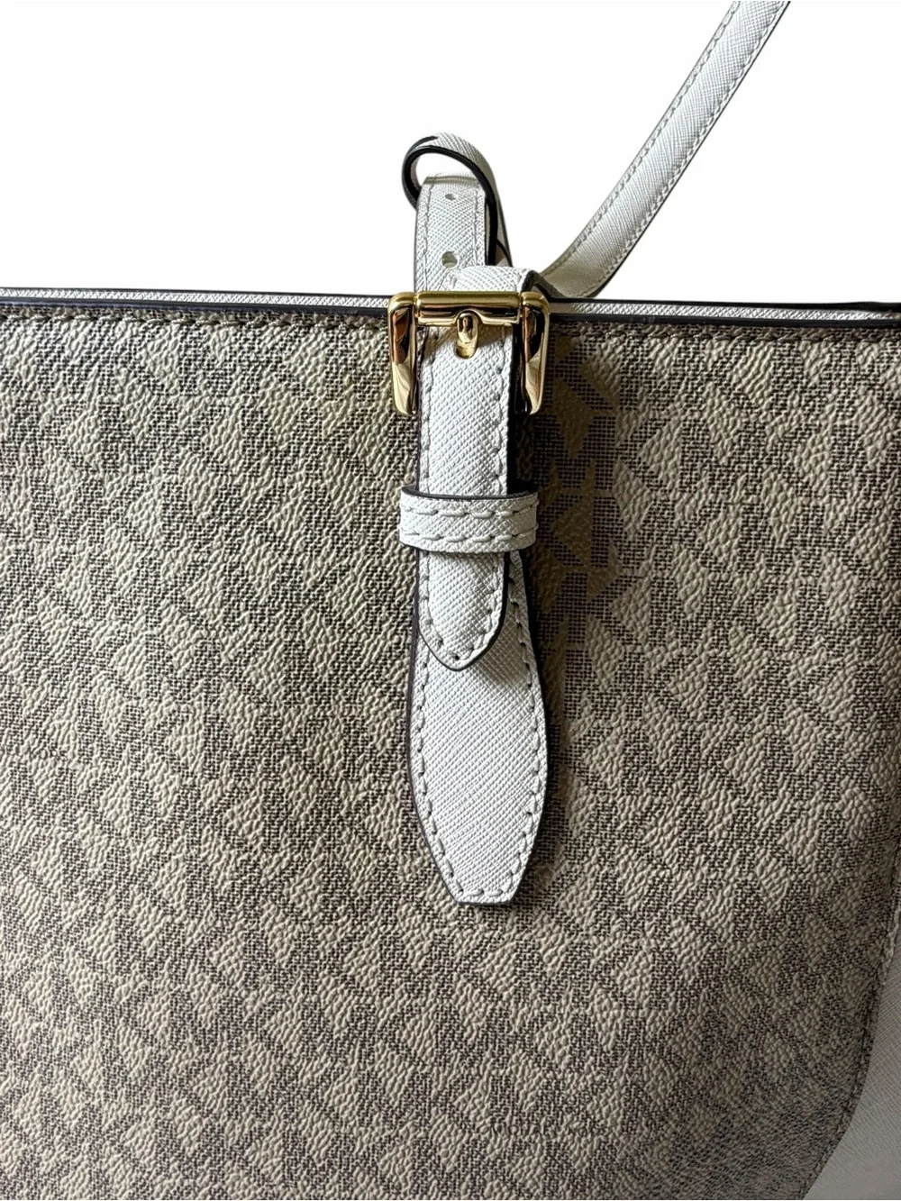 Michael Kors Tote - Picture 5 of 13